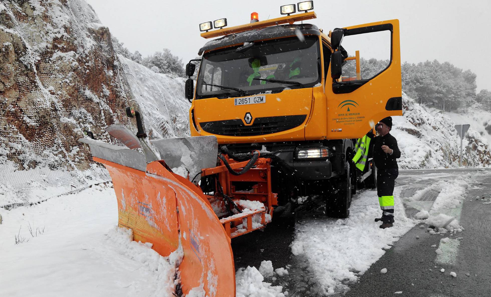 В следующие 48 часов на 12 основных магистралях Испании ожидаются сильнейшие снегопады