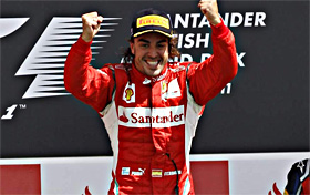 Алонсо выиграл Гран-при в Сильверстоуне