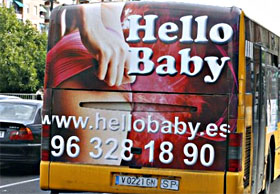 Испанские власти потребовали снять всю эротическую рекламу с автобусов в Валенсии 