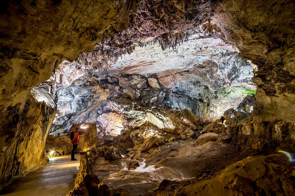 10 красивейших пещер Испании - пещера Вальпоркеро