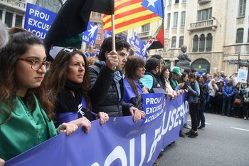 160.000 человек вышли на акцию в поддержку приема беженцев в Барселоне