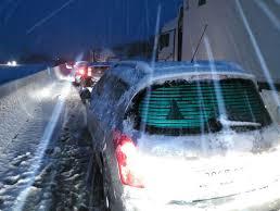 Сотни водителей провели ночь на трассе А-3 из-за снегопада