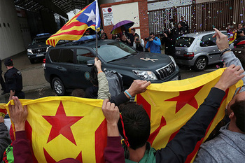 В Каталонии задержали 12 высокопоставленных чиновников за подготовку к референдуму о независимости.