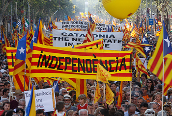 Мадрид отстраняет от власти правительство Каталонии и вводит прямое управление в Каталонии