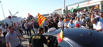 Таксисты по всей Испании сегодня бастуют