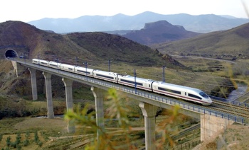 В Каталонии парализовано движение поездов AVE из-за воровства медного кабеля