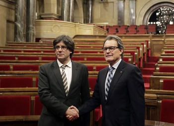Новым президентов Каталонии стал Карлес Пучдемонт 