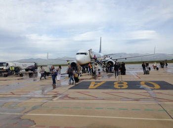 В аэропорту Кастельона приземлился первый рейсовый самолет